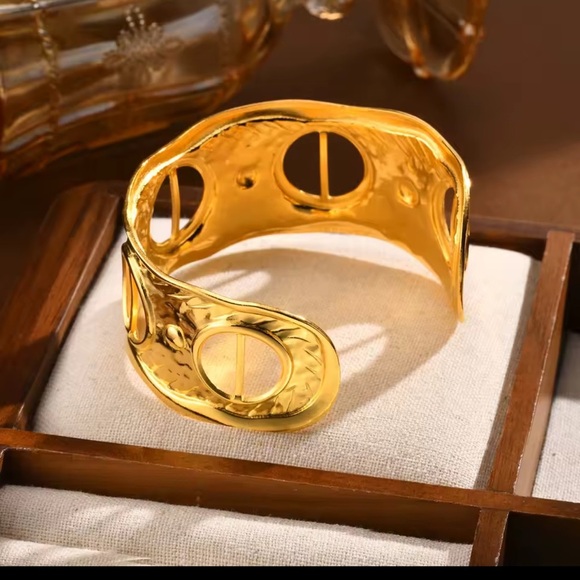 Retro Elegant Cuff 18K Gold Stainless Steel Silk Blue Floral Scarf Bracelet - Picture 3 of 5